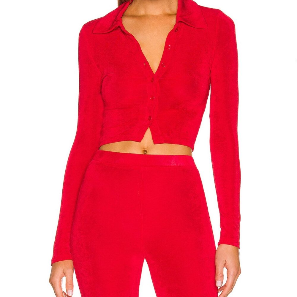 MORE TO COME  Rachelle Button M Red